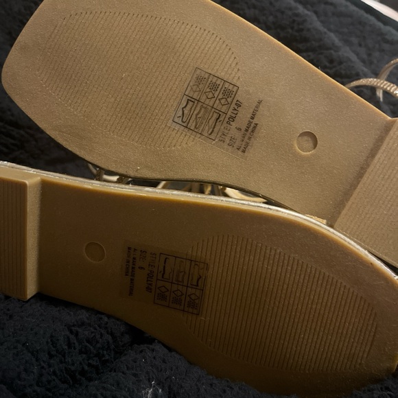 Yoki Women's Gold Floral Strappy Sandals - Picture 3 of 3